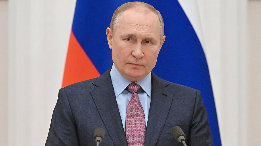 Wladimir Putin bedient sich offen aller Instrumente, die er als KGB-Agent einst einübte