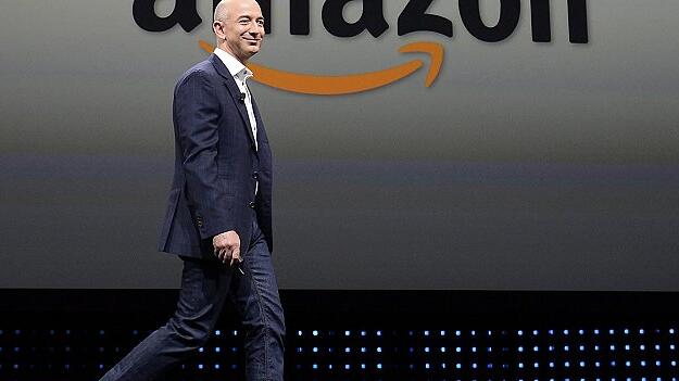 Sind die Armen arm, nur weil Jeff Bezos mit Amazon zum Milliardär geworden ist?