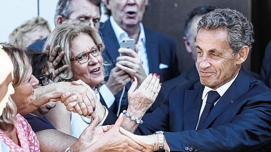 Nicolas Sarkozy of Les Republicains campaigning