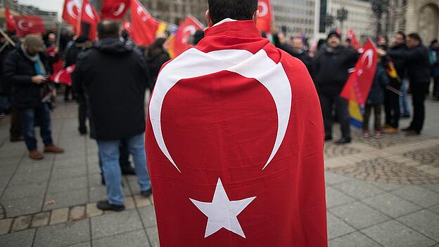 Türken demonstrieren in Frankfurt/Main