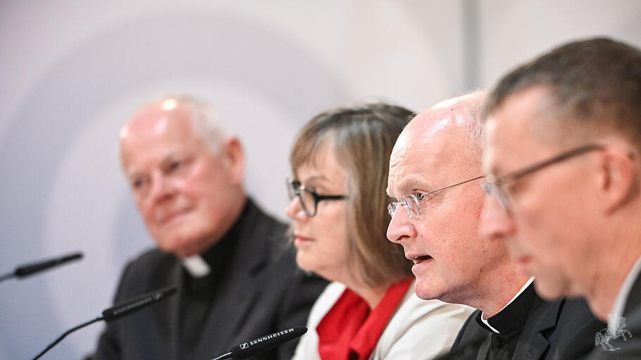Pressekonferenz „Leben vom Anfang bis zum Ende"