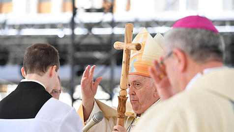 Franziskus bei der heiligen Messe auf dem Kossuth Lajos Platz