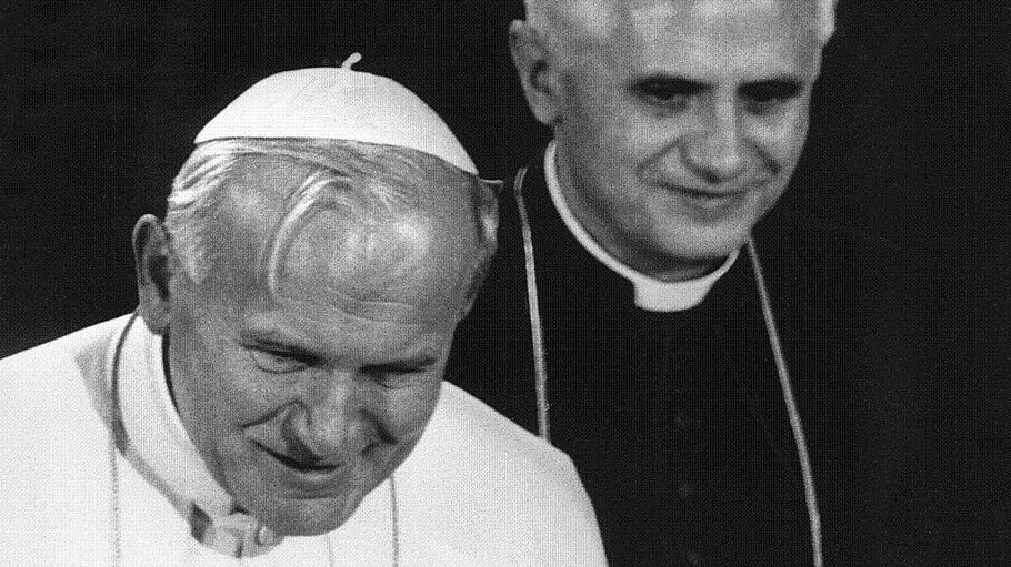 Zwei enge Weggefährten: Johannes Paul II. mit Joseph Kardinal Ratzinger,