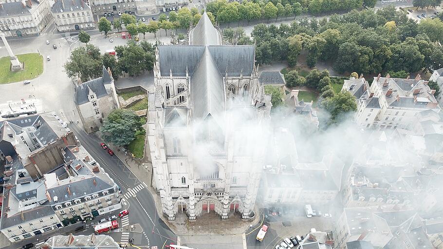 Brand in der Kathedrale von Nantes