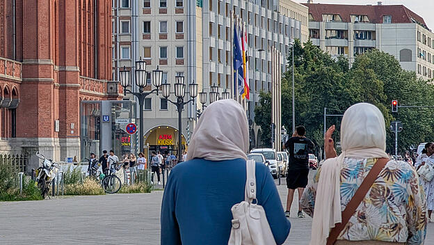Frauen mit Kopftuch in Berlin
