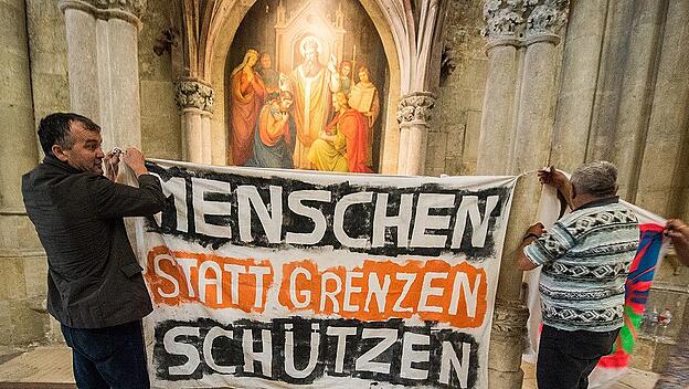 Roma vom Balkan besetzten 2016 den Regensburger Dom