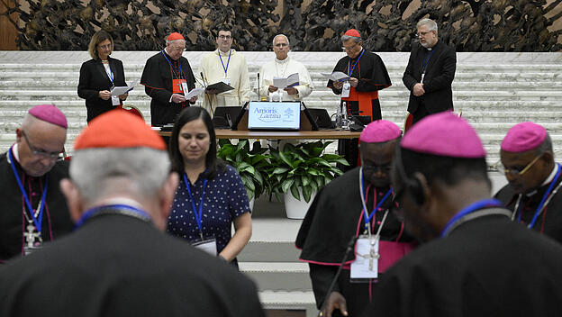 Papst Leo bei der Bischofssynode