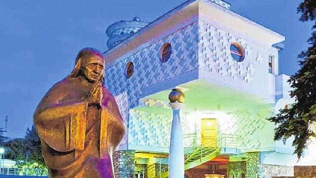 Denkmal von Mutter Teresa in Skopje