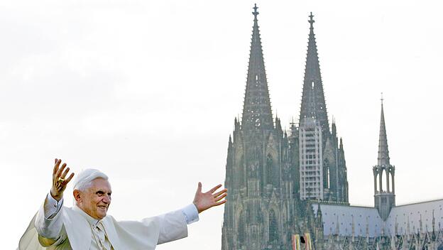 Papst Benedikt Rhein
