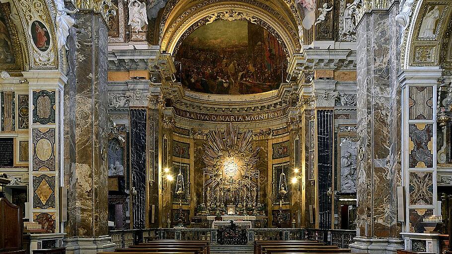 Gnadenbild Marias am Altar ist in Santa Maria della Vittoria