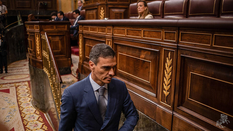 Spaniens Premierminister Pedro Sanchez im Parlament