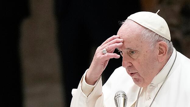 Papst erinnert an Kriegsverbrechen in der Ukraine