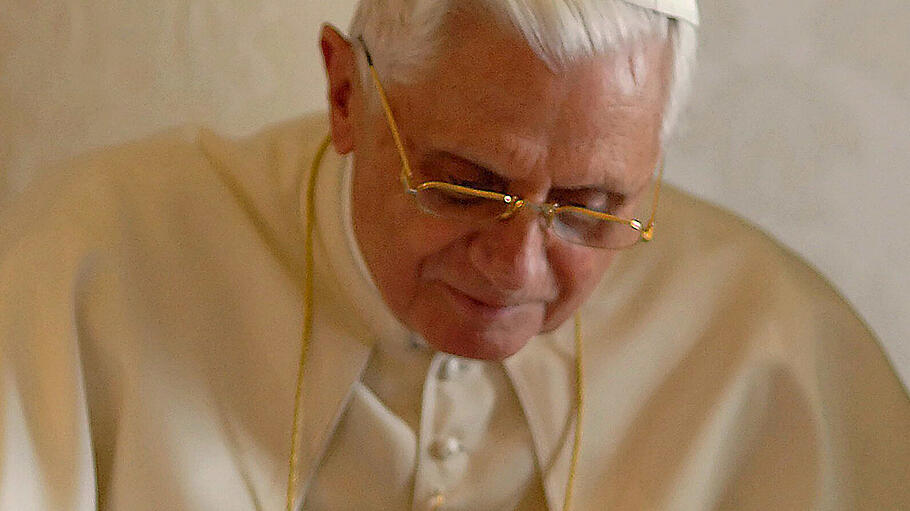 Der emeritierte Papst Benedikt XVI. hat  "Die Tagespost Stiftung für katholische Publizistik" ins Leben gerufen.