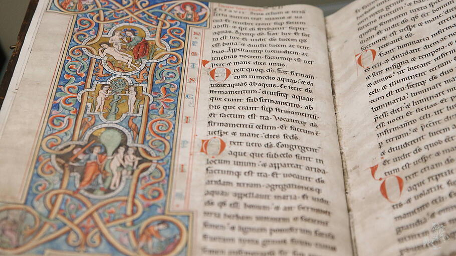 Von hier aus beschreibt die Bibel den Weg Gottes mit seinem Volk. Das Neue Testament macht deutlich: Nicht nur Israel, alle Menschen sind zu Gott hin berufen.
