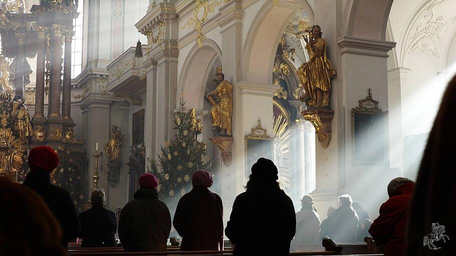 Gottesdienst in der katholischen Pfarrkirche Sankt Peter in München