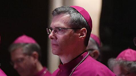 Bischof Heiner Wilmer legt eine literarische Begegnung mit einer jüdischen Intellektuellen vor.