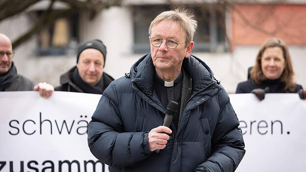Banneraktion des Buendnisses "Zusammen für Demokratie"