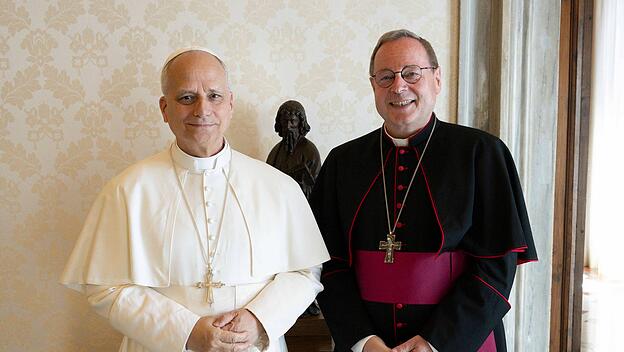 Papst Leo und Bischof Bätzing