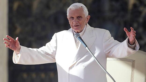Papst Benedikt XVI. steht im Fokus zahlreicher Angriffe