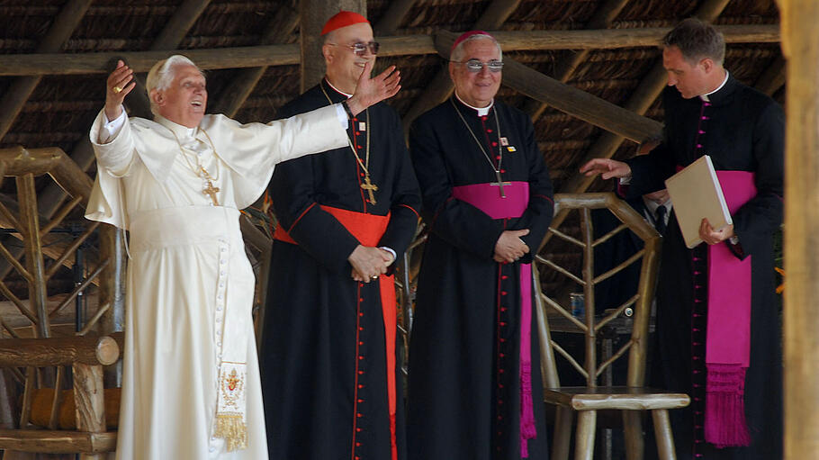 Papst Benedikt XVI. 2007 beim Besuch in Brasilien