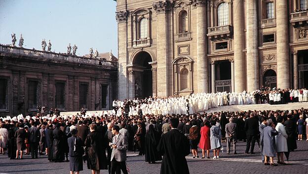 Einzug Zweites Vatikanum Oktober 1962