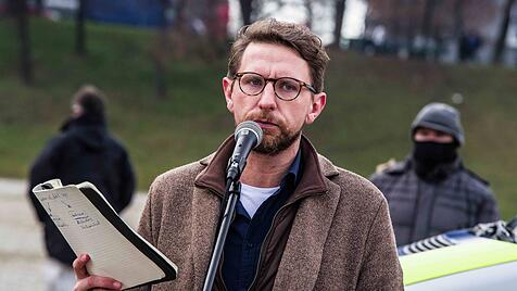 Gunnar Kaiser auf einer Protestveranstaltung im Dezember 2020