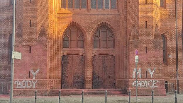 Berliner Kirche St. Elisabeth beschmiert