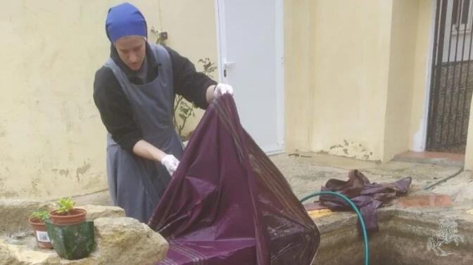 Messgewänder Spanien von Schwestern gereinigt