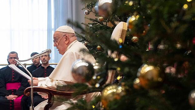 Papst Franziskus hält Ansprache vor diplomatischem Corps