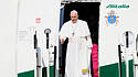 Papst Franziskus kommt in Bratislava an