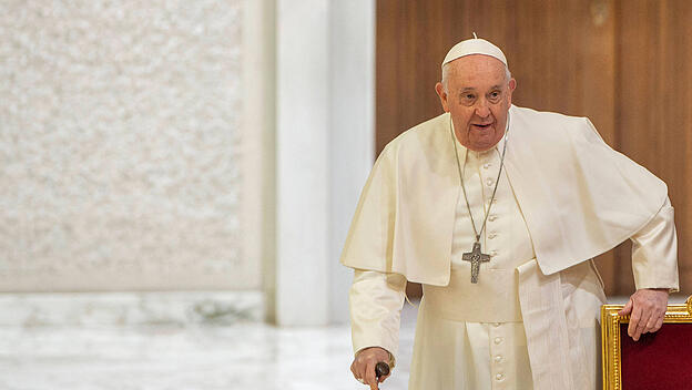 Papst Franziskus billigt Erklärung zum Segen homosexueller Paare