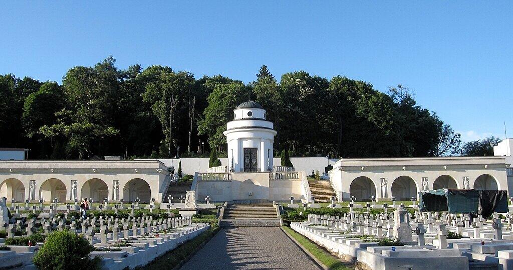 LytschakiwskiFriedhof in Lemberg Symbol ukrainischer Würde Die