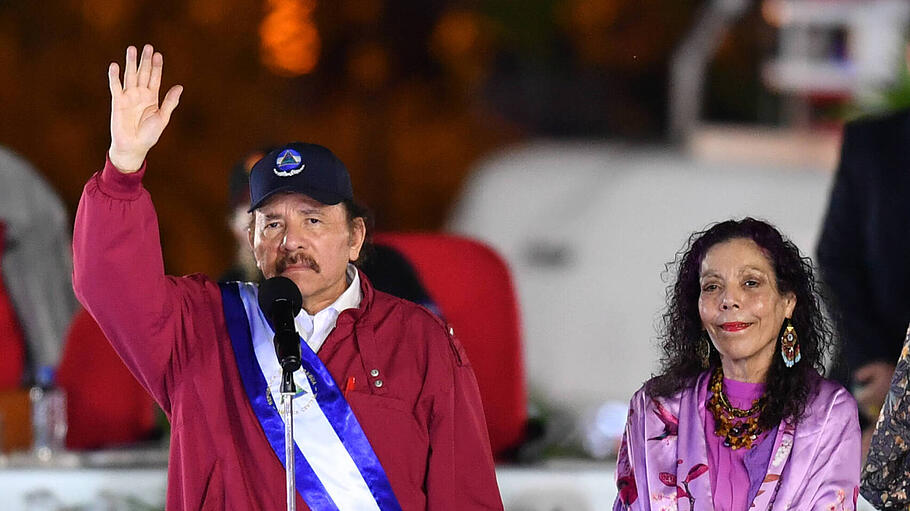 Staatspräsident Daniel Ortega und Rosario Murillo