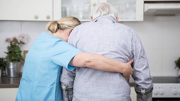 Patient mit Pflegerin