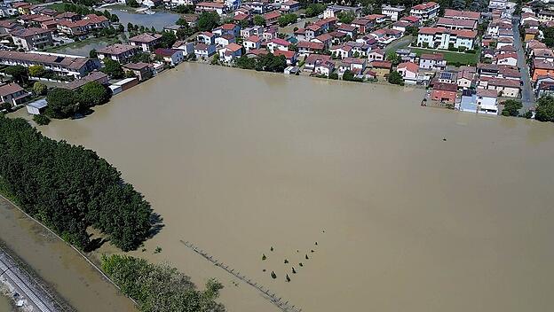 Nach den schweren RegenfÃ¤llen und das daraus resultierende Hochwasser in den DÃ¼rreregionen der Emilia-Romagna stehen gan