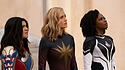 Ms. Marvel, Captain Marvel und Captain Monica Rambeau wollen in "The Marvels" den Diebstahl der Sonne verhindern.
