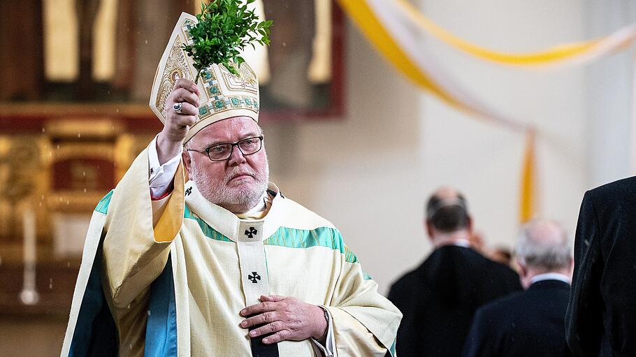 Marx feiert Gottesdienst mit Altarweihe