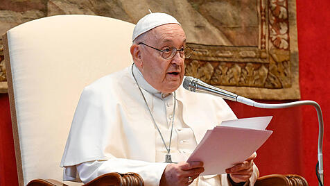 Papst Franziskus verurteilt Genderideologie