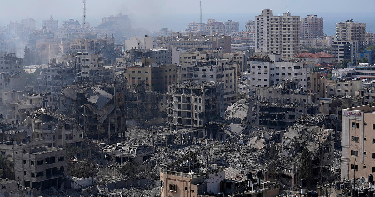 GazaStadt Tote und Verletzte bei Beschuss von Kirchengelände Die