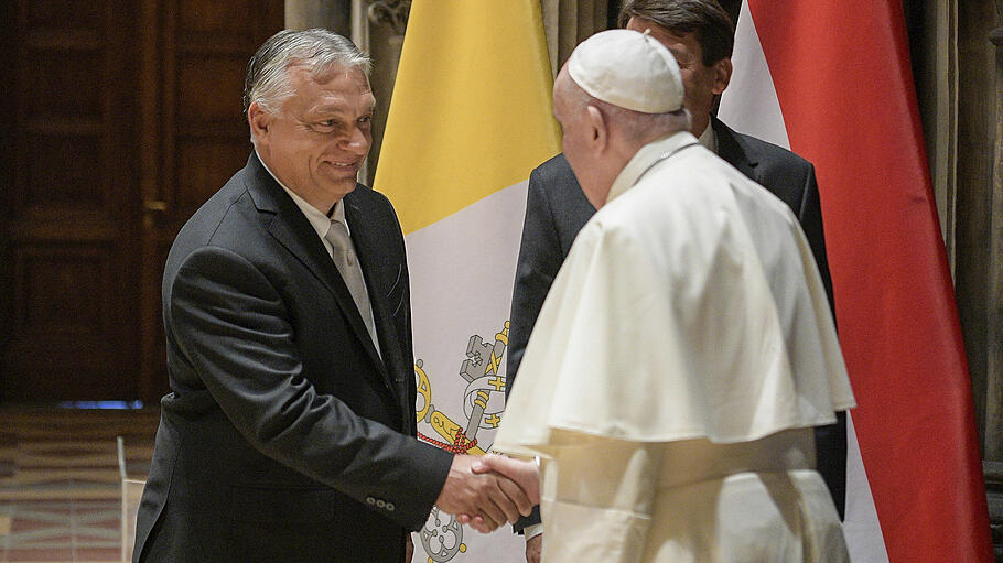 Papst trifft Orban
