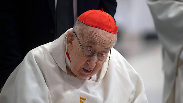 Kardinal Camillo Ruini, 94