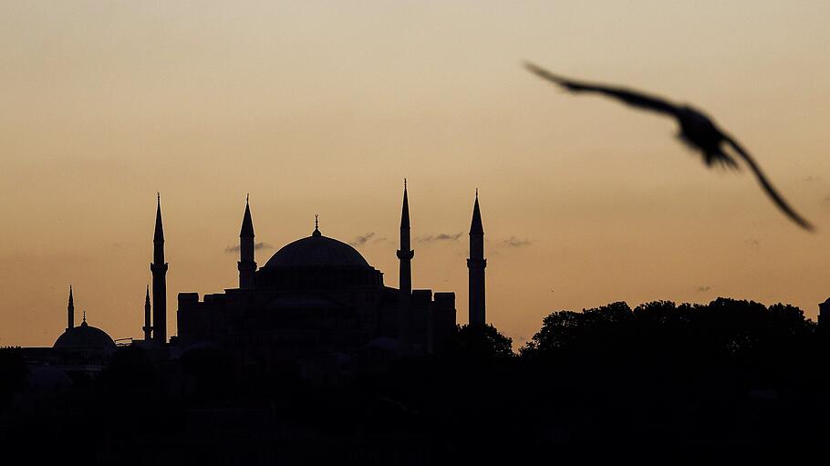 Rückumwandlung der Hagia Sophia in eine Moschee