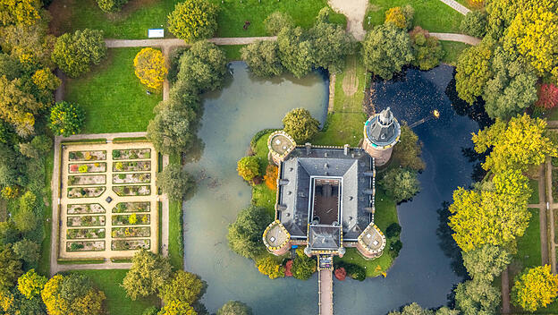 Schloss Moyland, neugotisches Wasserschloss