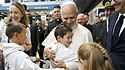 Papst Leo wird am Flughafen von Jungem begrüßt