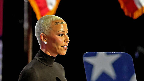 Amber Rose,Rapper-Model und Influencerin ,  unterstützte Donald Trump in einer kurzen Rede