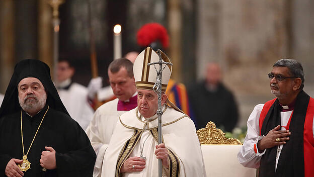Papst Franziskus 2023  mit Vertretern anderer christlicher Glaubensgemeinschaften.