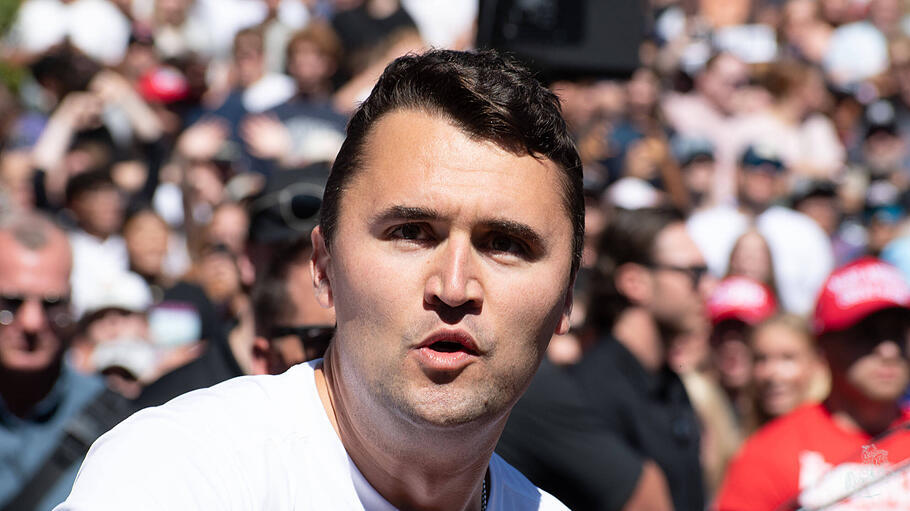 Charlie Kirk kurz vor seiner Ermordung bei einem Auftritt an der Utah Valley University