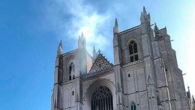 Nach Brand in Kathedrale von Nantes