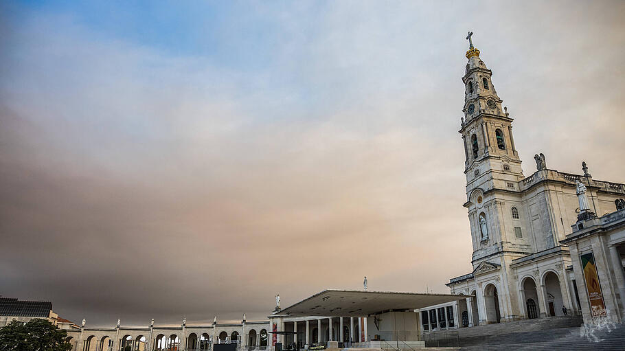 Fatima, Blick auf die Kirche und den Altar