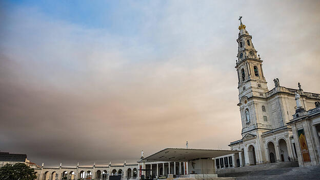 Fatima, Blick auf die Kirche und den Altar